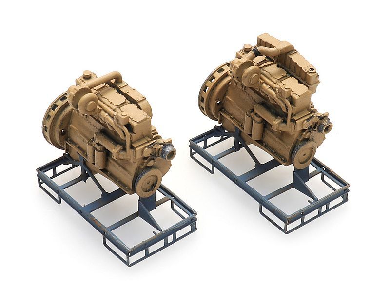 Industriedieselmotor auf Transportpalette, 2 Stück