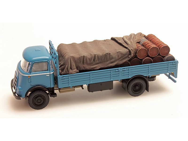 Ladegut Fässer mit Plane DAF Pritschen-LKW